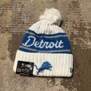 New Era Detroit Lions White and Blue NFL Football Knit Beanie with Pom NWT
